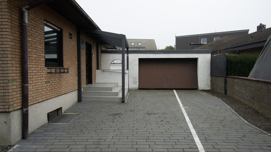 blauer-stein-pure-aussen